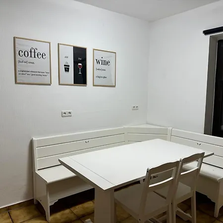 Apartmán 120qm Geraeumige & Balkon & Parkplatz Essen