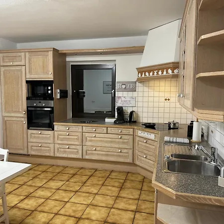 120qm Geraeumige & Balkon & Parkplatz * Essen