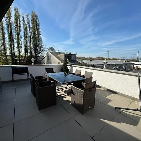 120qm Geraeumige & Balkon & Parkplatz