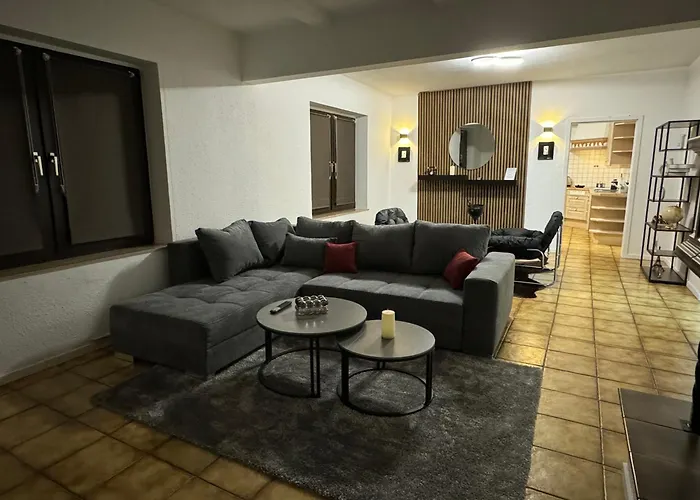 Апартаменты 120qm Geraeumige & Balkon & Parkplatz Эссен