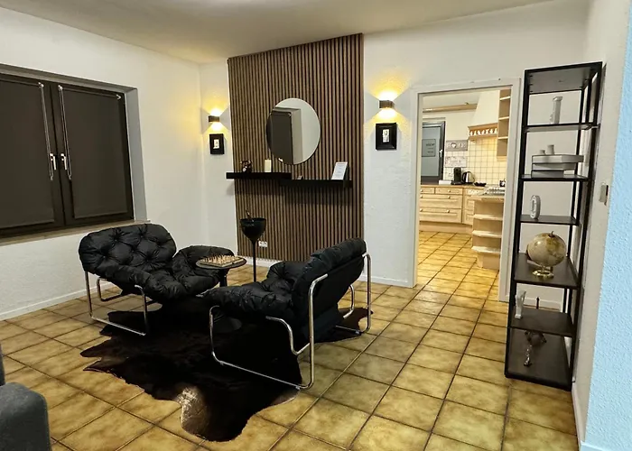 120qm Geraeumige & Balkon & Parkplatz