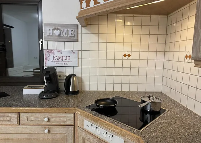 120qm Geraeumige & Balkon & Parkplatz Апартаменты Эссен