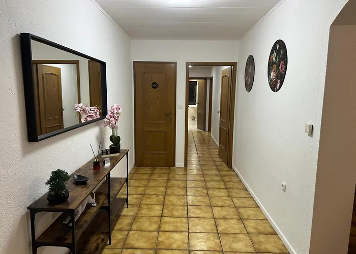 120qm Geraeumige & Balkon & Parkplatz Апартаменты