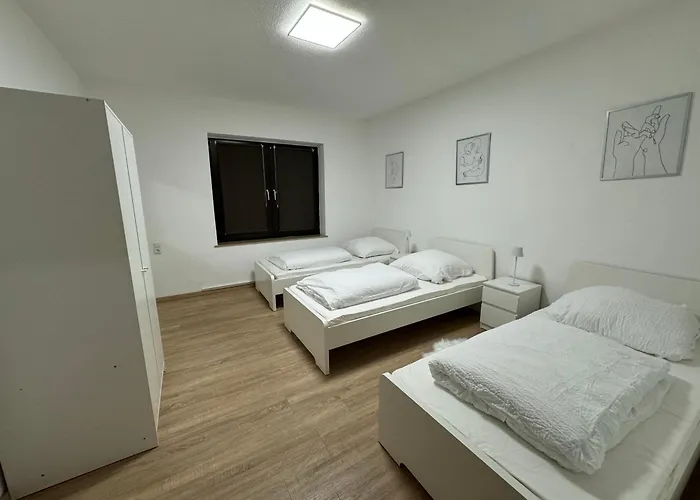 120qm Geraeumige & Balkon & Parkplatz Essen